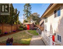 3906 Braefoot Rd, Saanich, BC V8P3T2 Photo 39