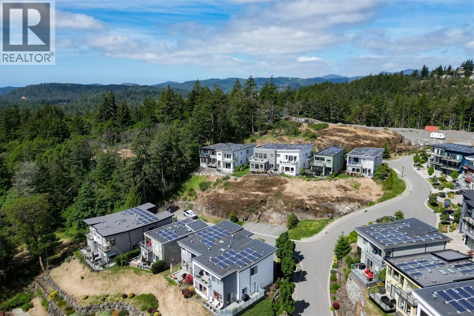 118 539 Delora Dr, Colwood - Image 1