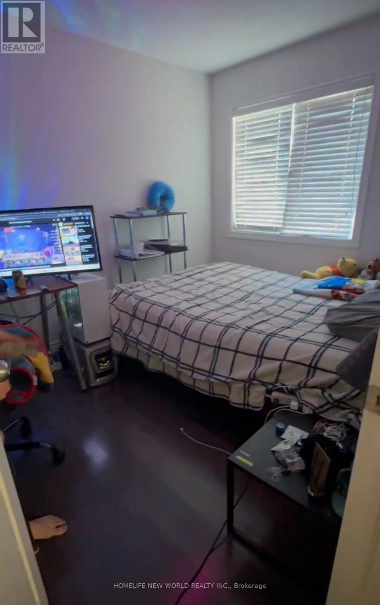 15 Grove End Way, Brampton, ON photo 9