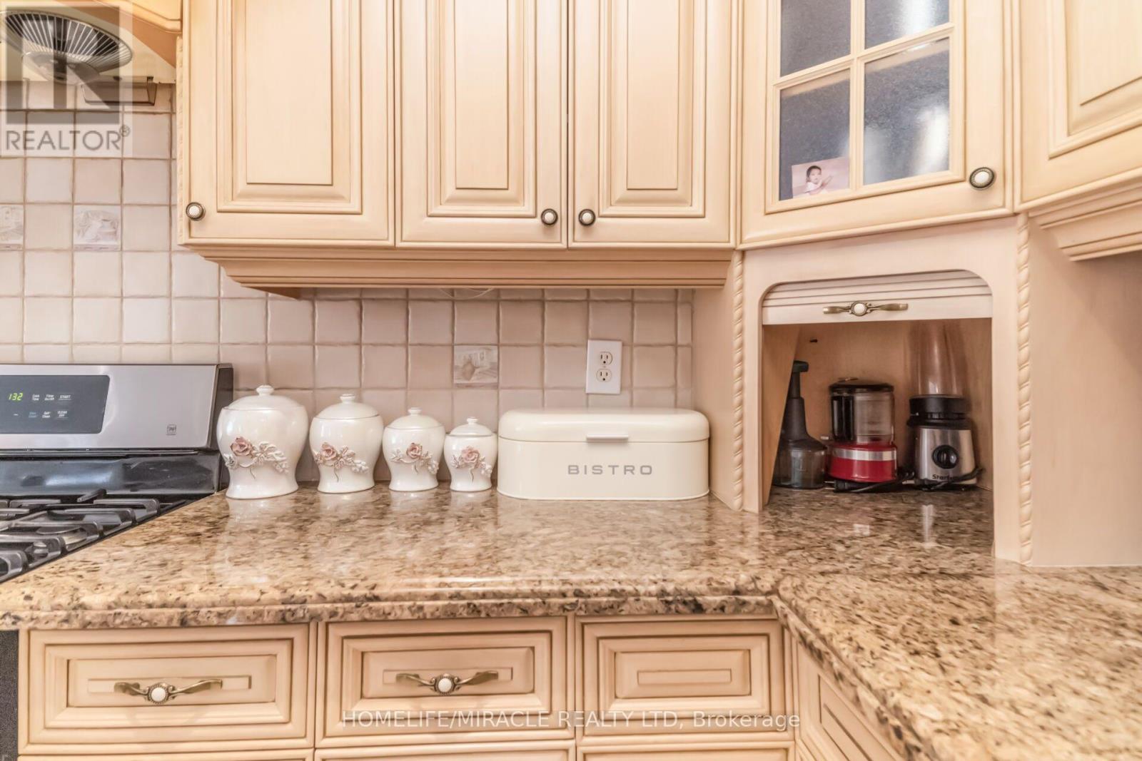 32 Gold Tree Street, Brampton, ON photo 10