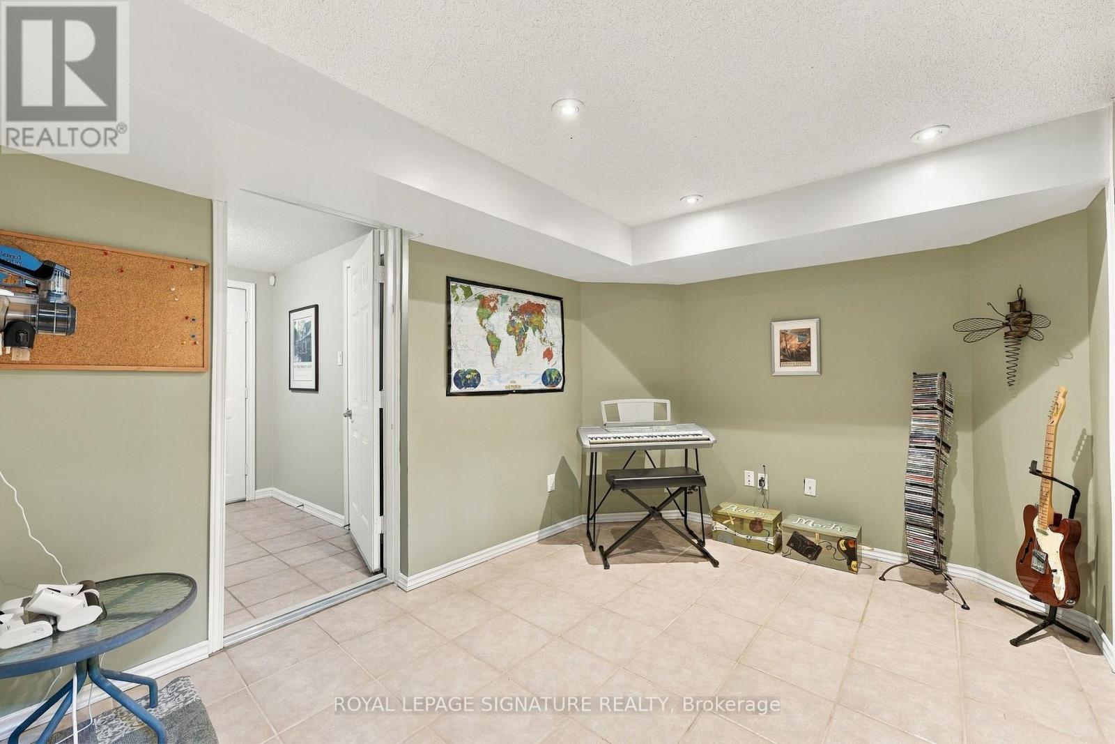 408 McCaffrey Road, Newmarket, ON photo 38