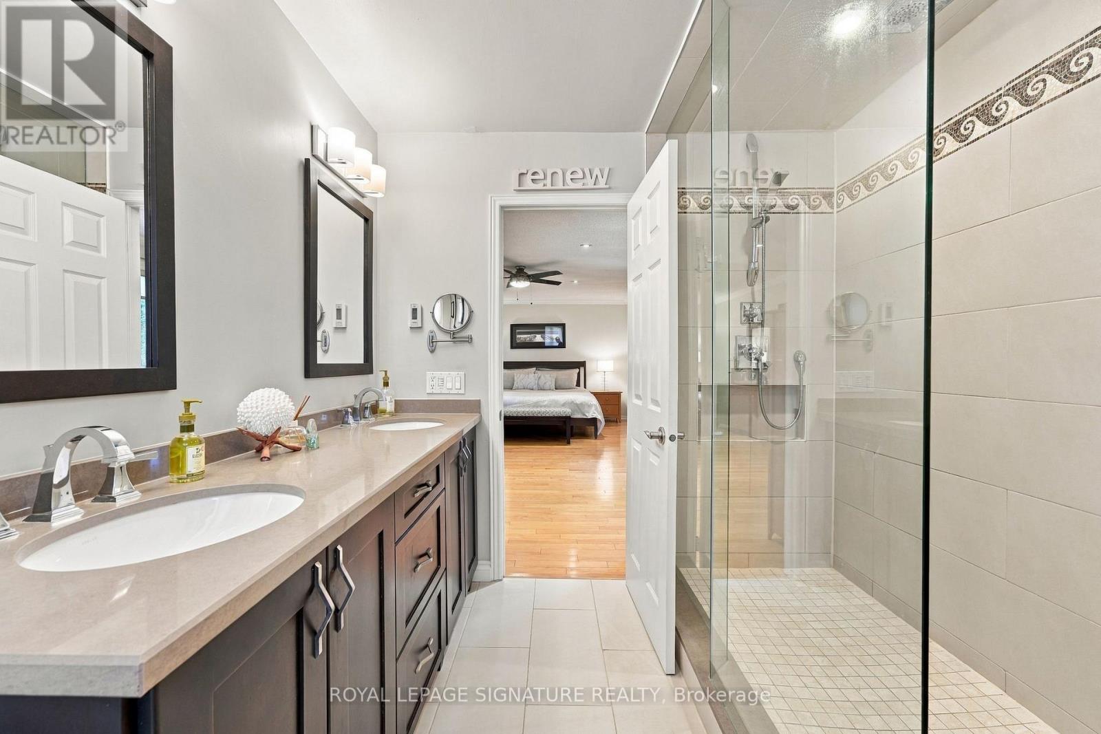 408 McCaffrey Road, Newmarket, ON photo 28