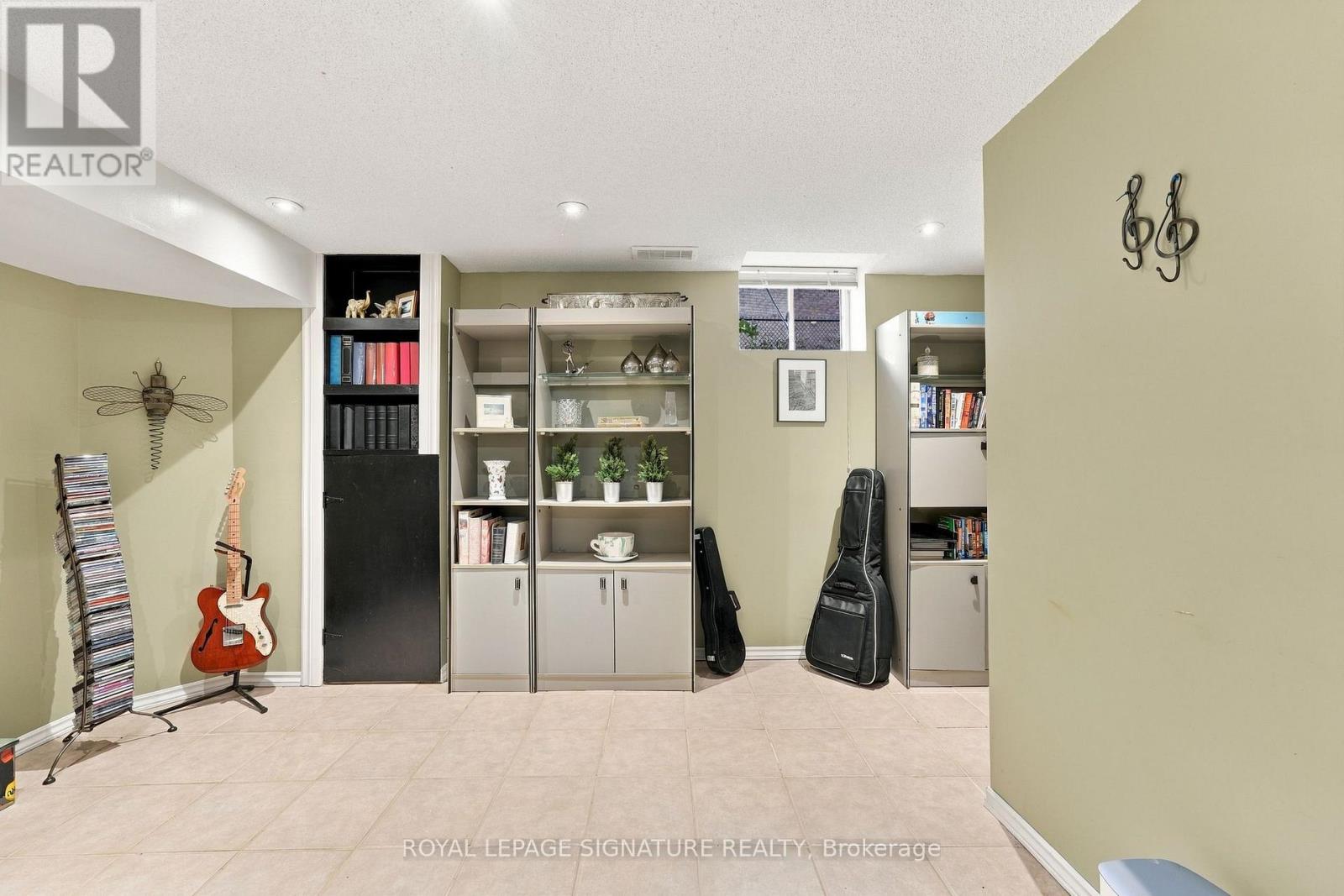 408 McCaffrey Road, Newmarket, ON photo 39