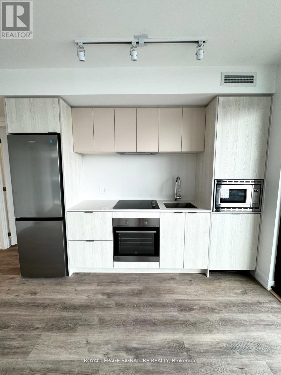 1 Jarvis Street — photo 2