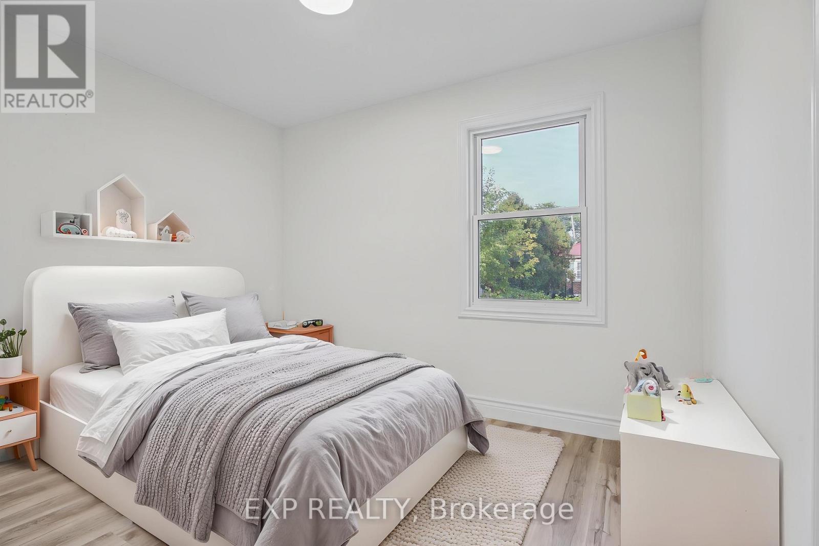 156 E36th Street — photo 18