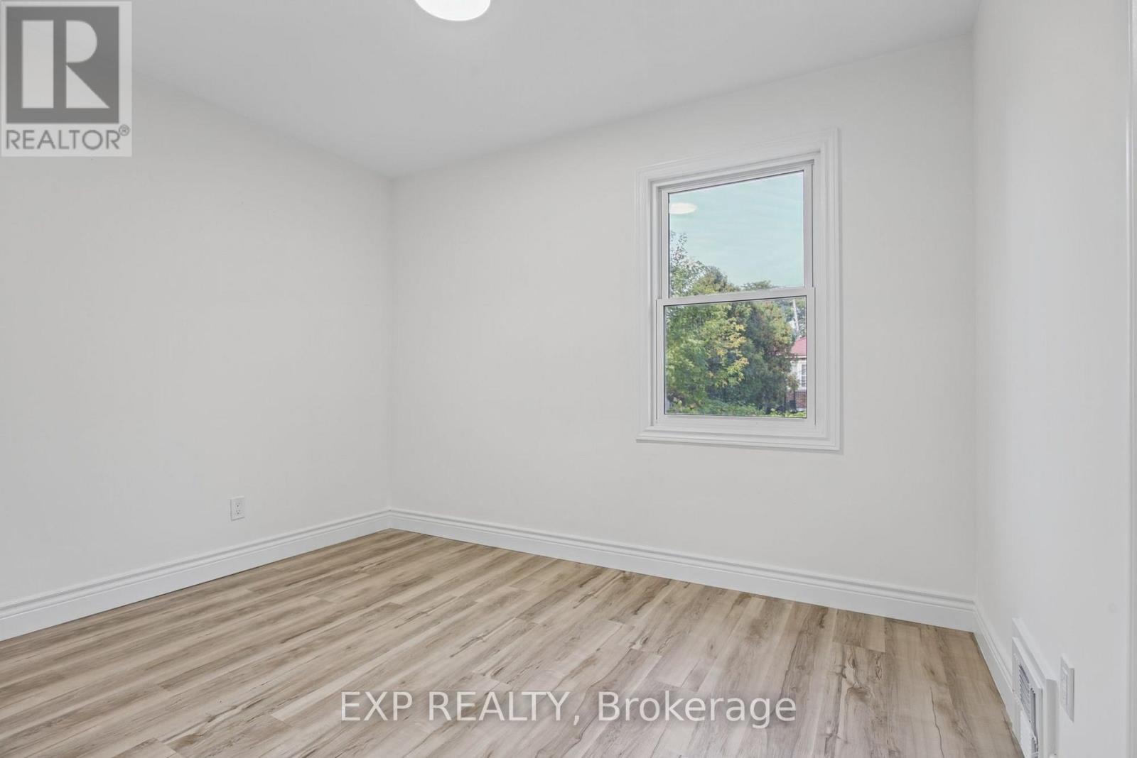 156 E36th Street — photo 19