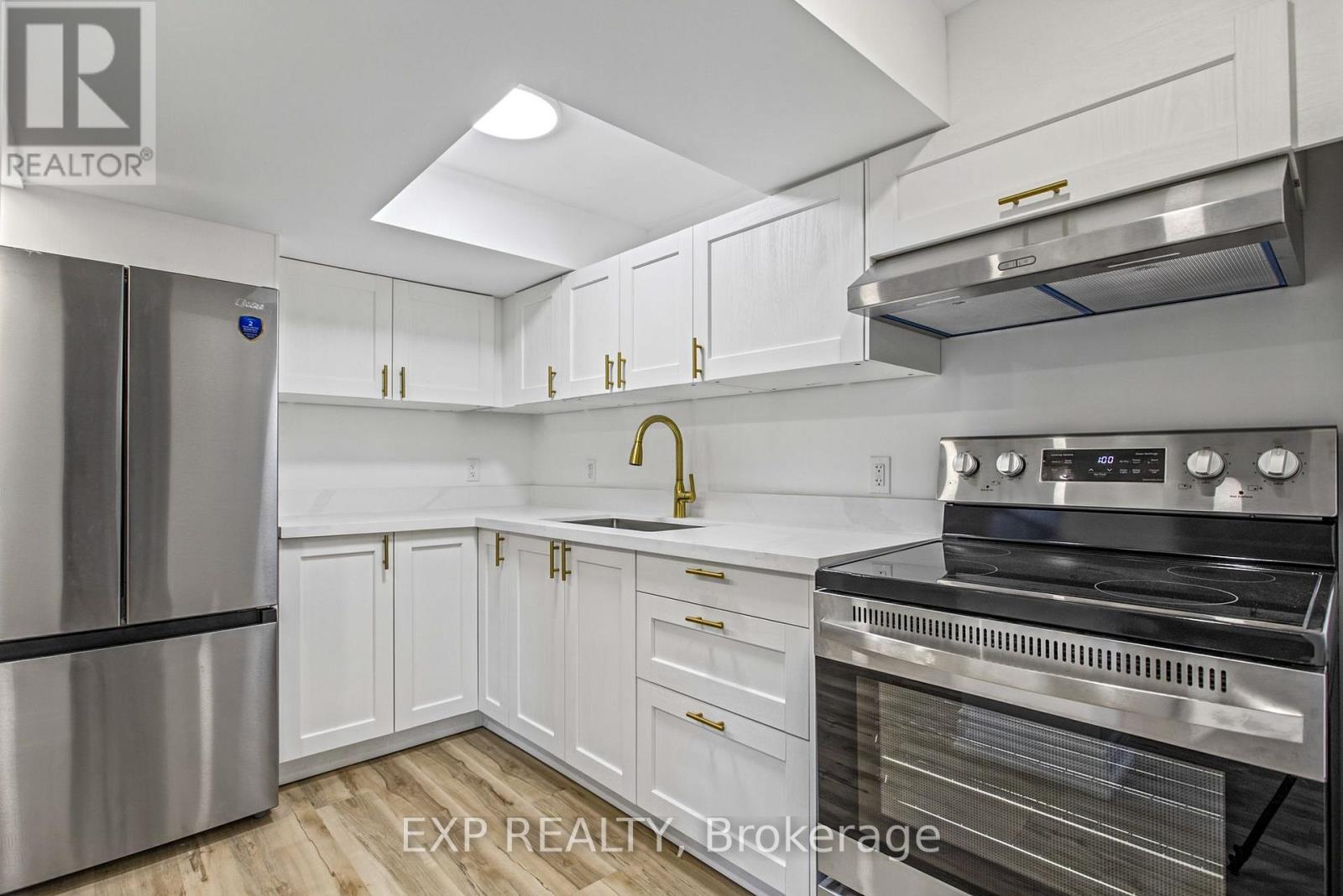 156 E36th Street — photo 17