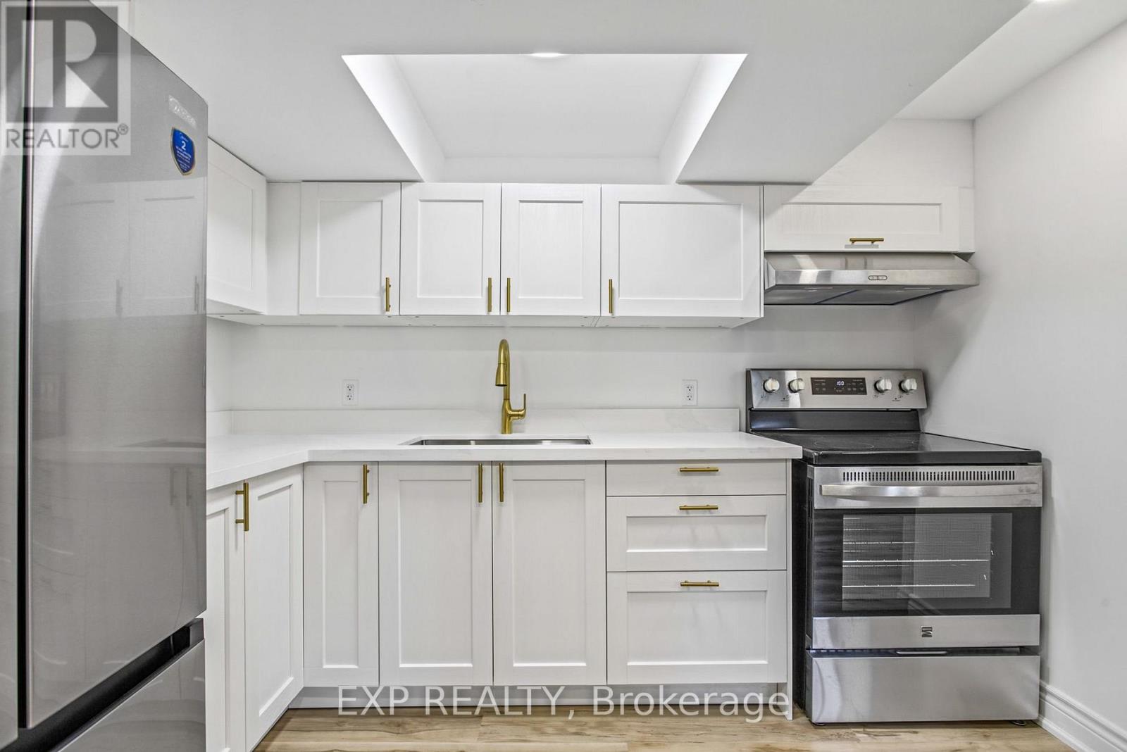 156 E36th Street — photo 19