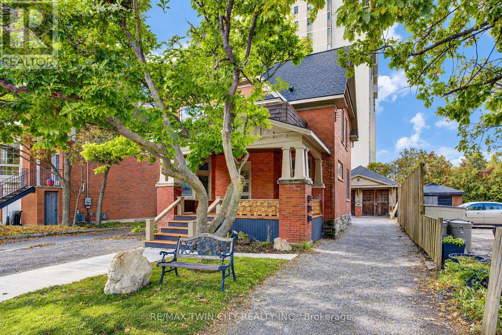 56 MANSION STREET — photo 2