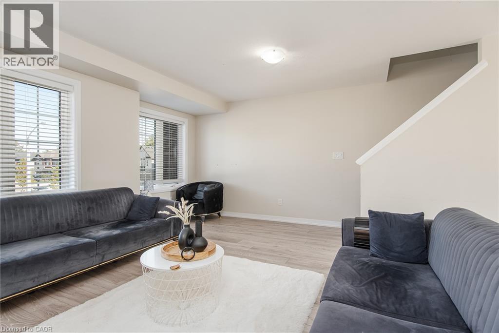 120 MONARCH WOODS Drive — photo 3