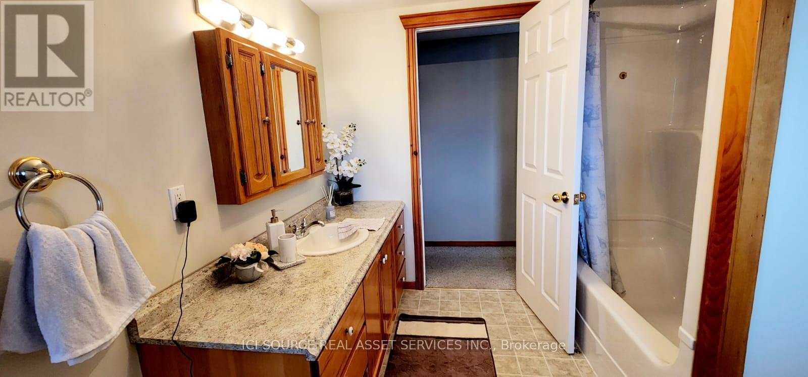 117 FRONT STREET W - 23