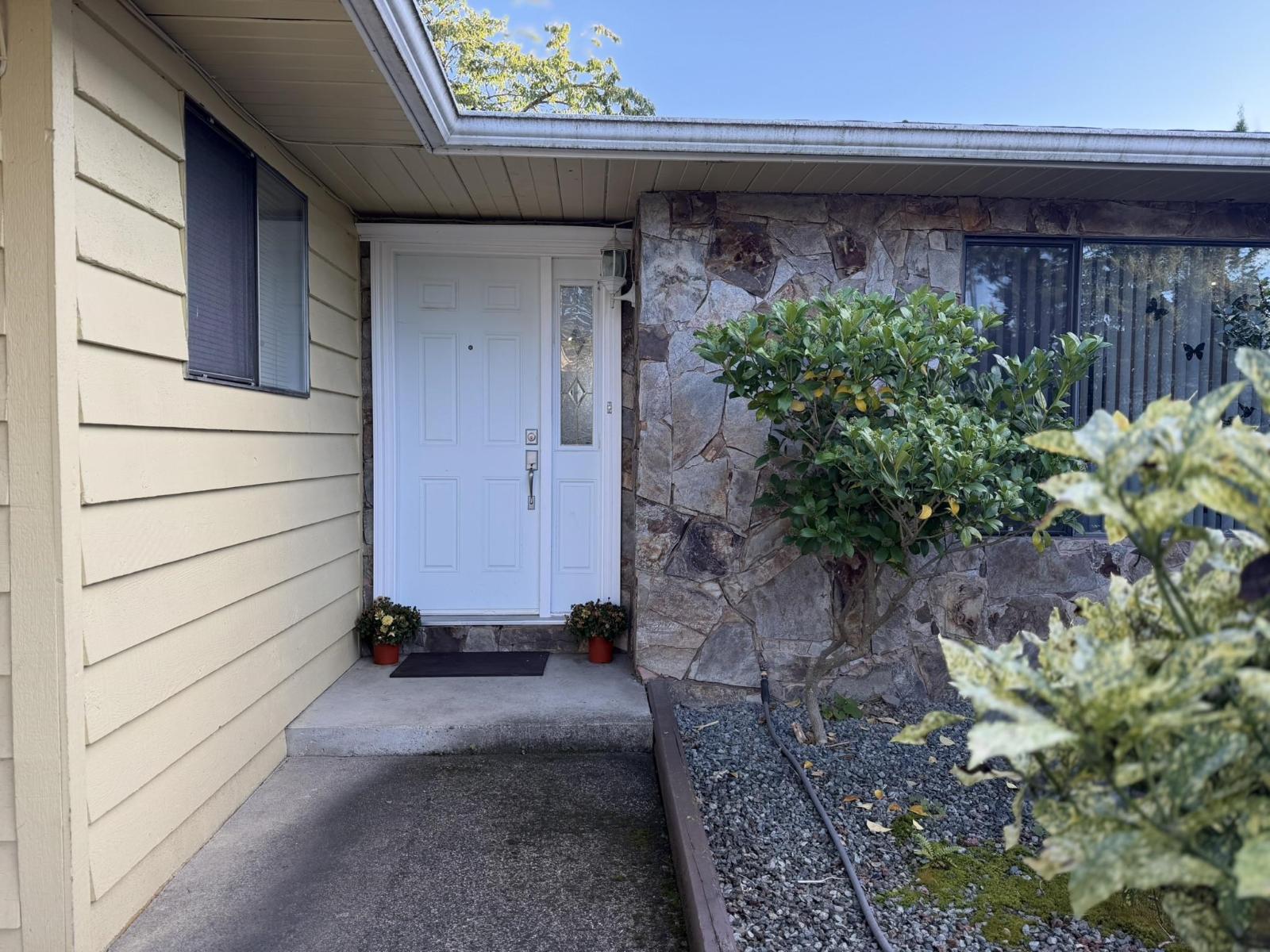 3 Bed, 2 Bath House for Sale in Langley – 26898 32A AVENUE, Langley – MLS# R3172962 - Image 2