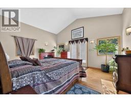 8331 33 Avenue NW - photo 18