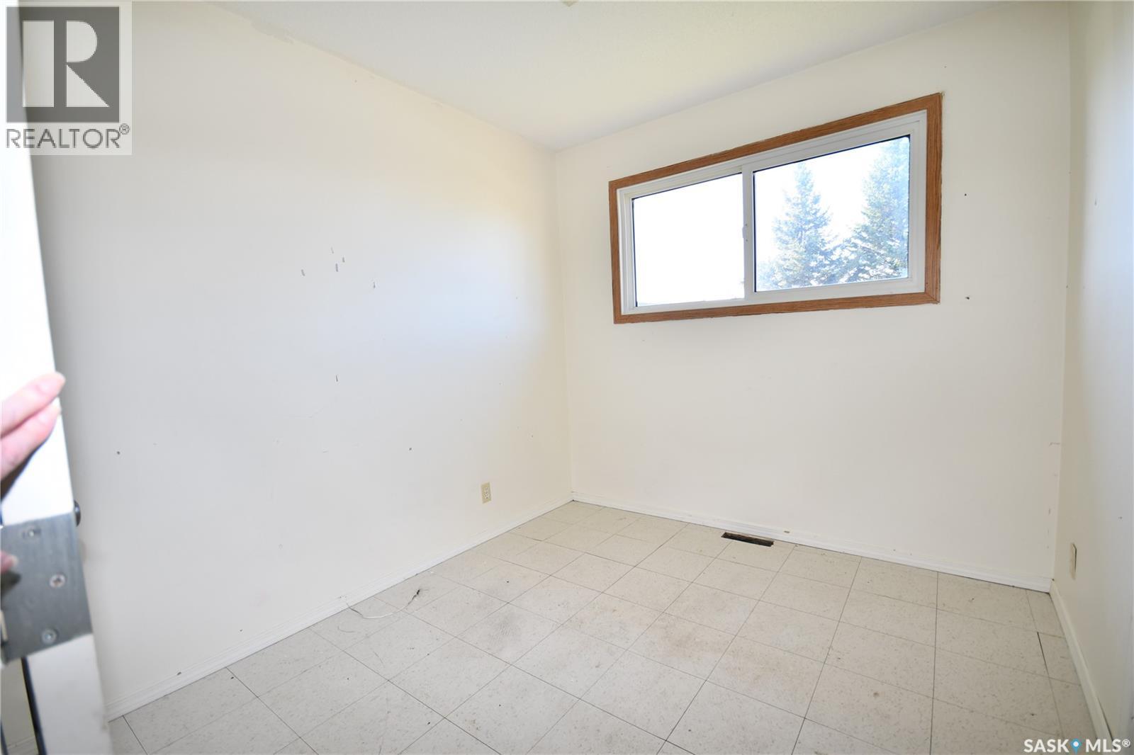 205 6th AVENUE N - 11