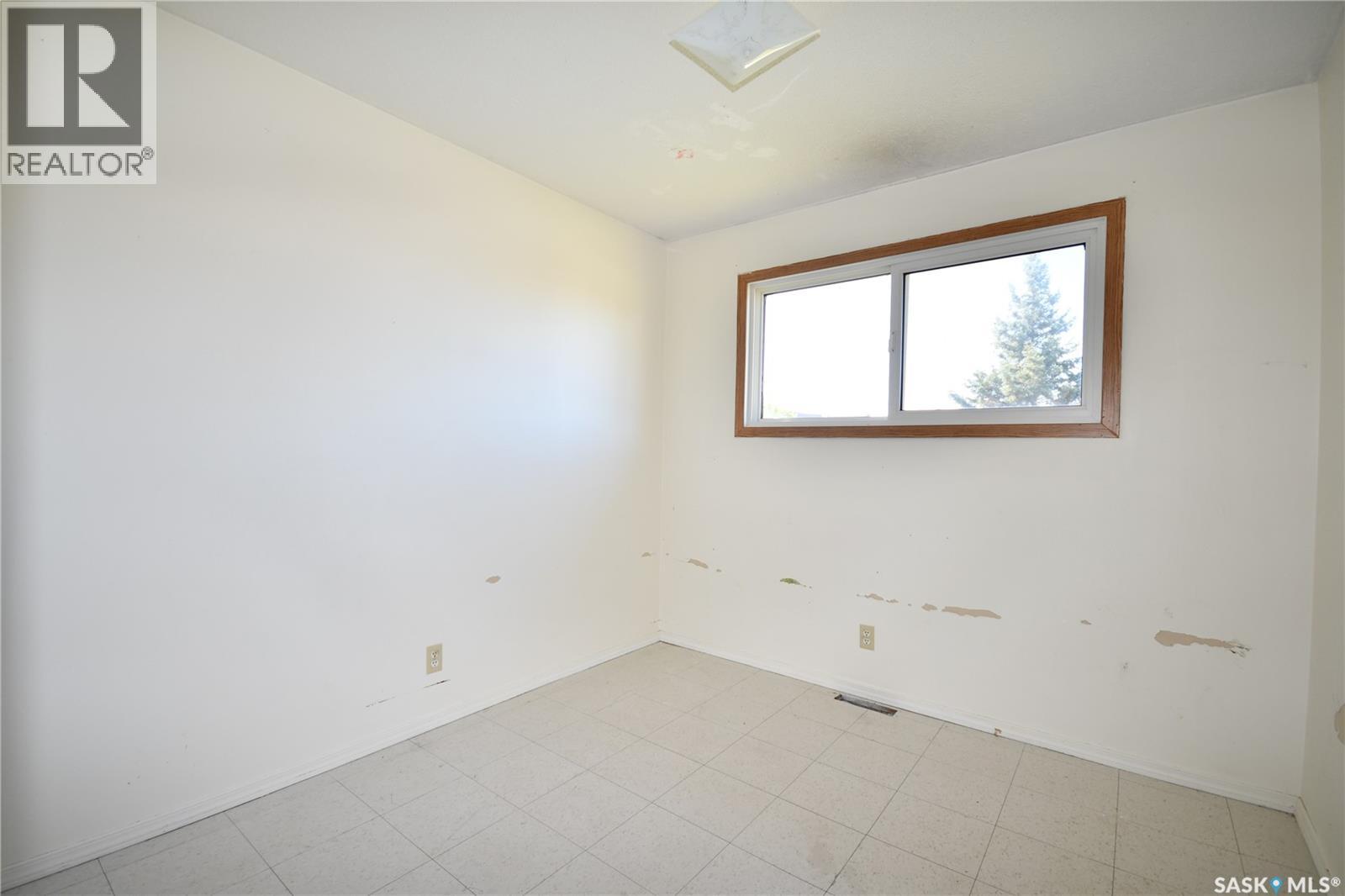 205 6th AVENUE N - 9