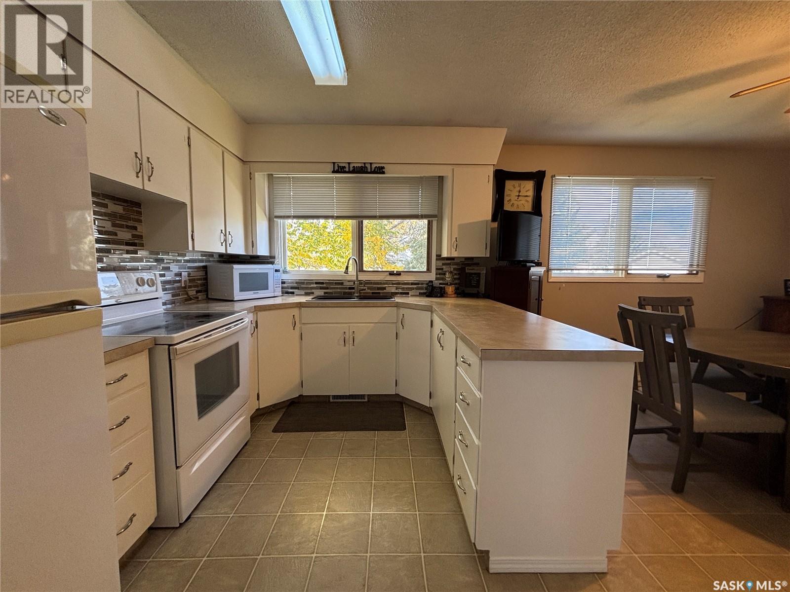 202 Herbert STREET, Maple Creek — photo 18