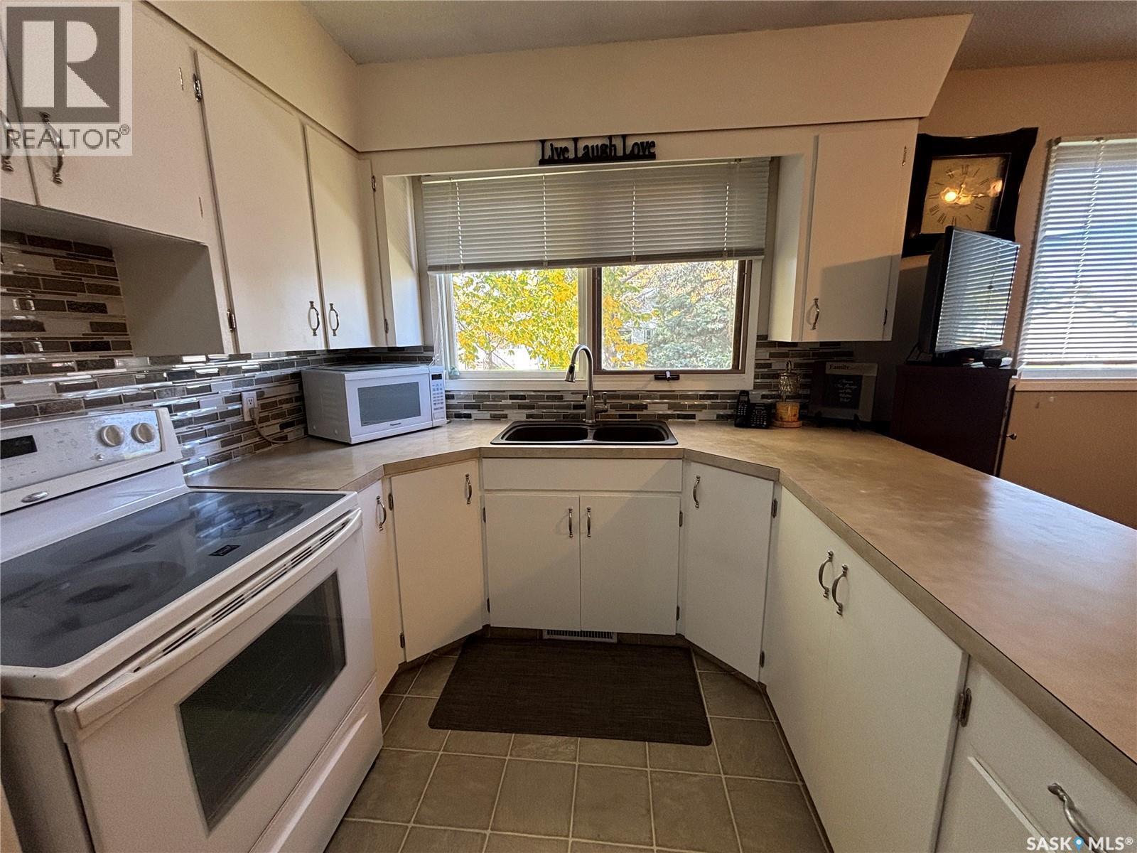202 Herbert STREET - 19