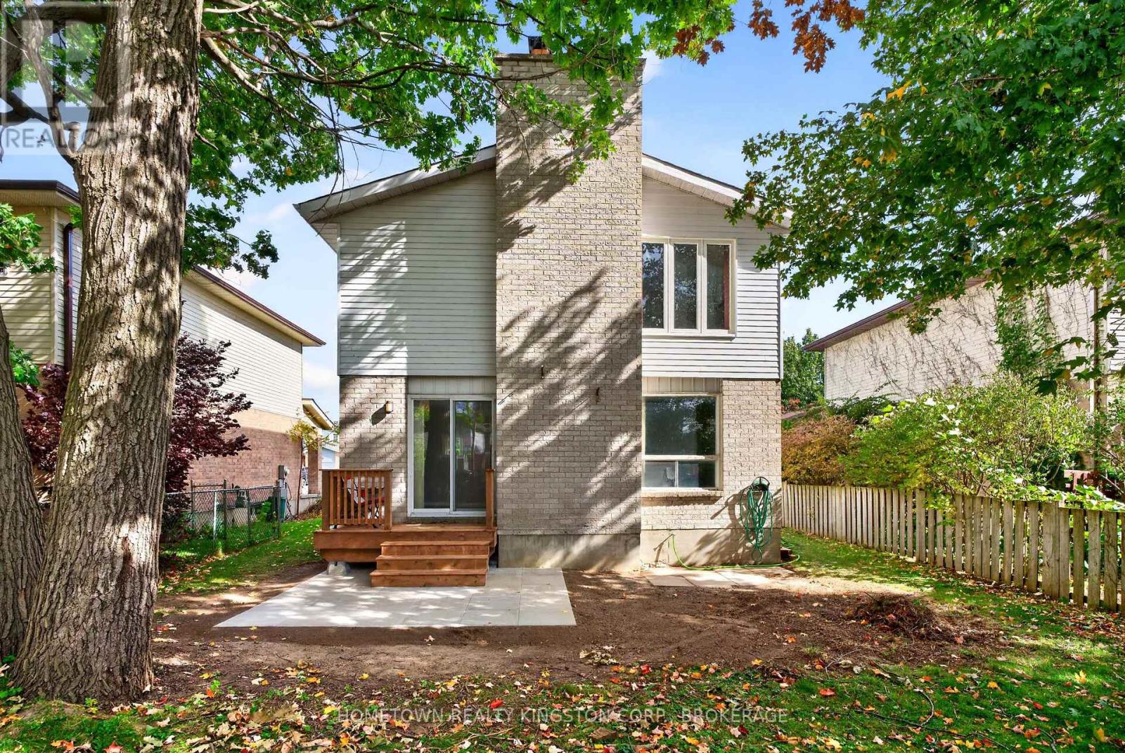 1096 WILLOWOOD DRIVE - 21