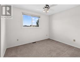 Bathroom - 1096 Willowood Drive, Kingston, ON K7P1Z3 Photo 12