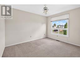 Primary Bedroom - 1096 Willowood Drive, Kingston, ON K7P1Z3 Photo 13