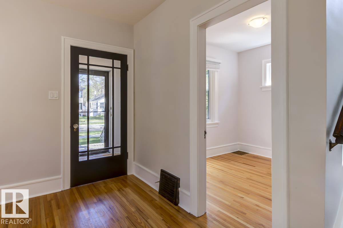 10949 88 AV NW - 9