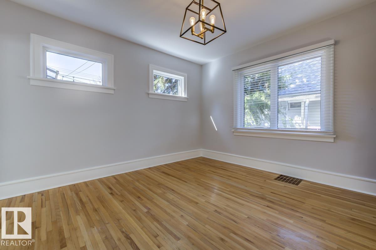 10949 88 AV NW - 14