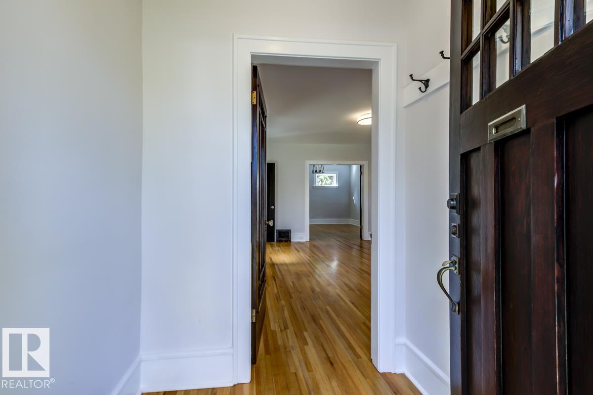 10949 88 AV NW - 2