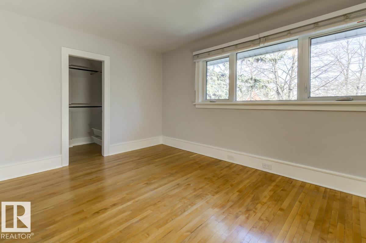 10949 88 AV NW - 32