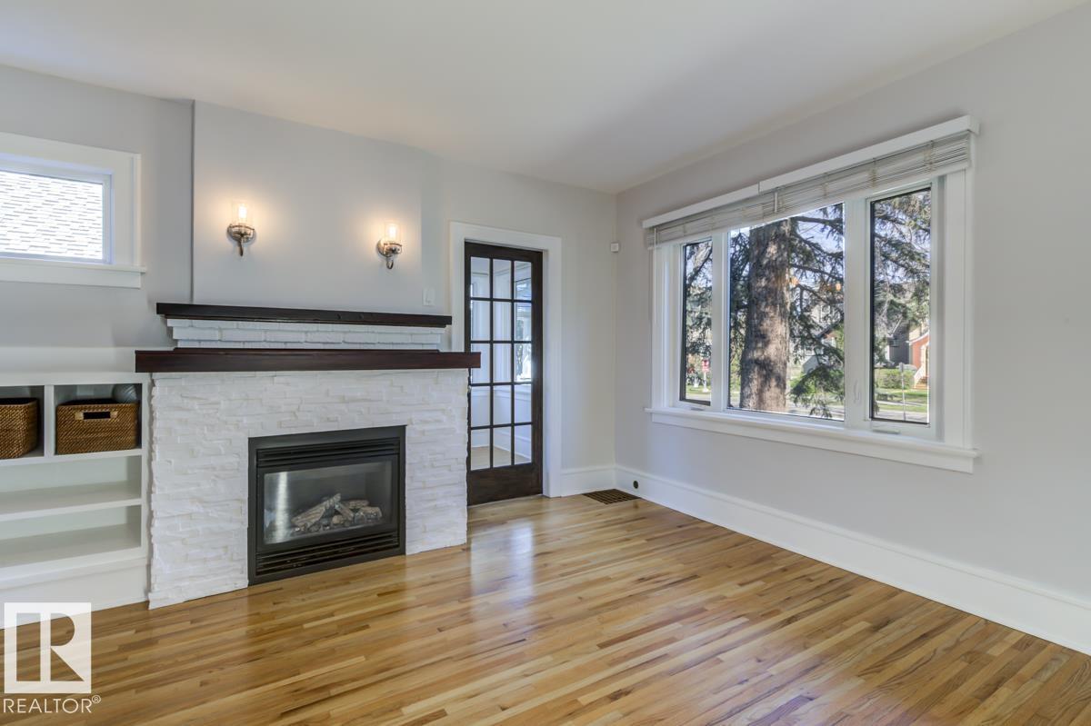 10949 88 AV NW - 6