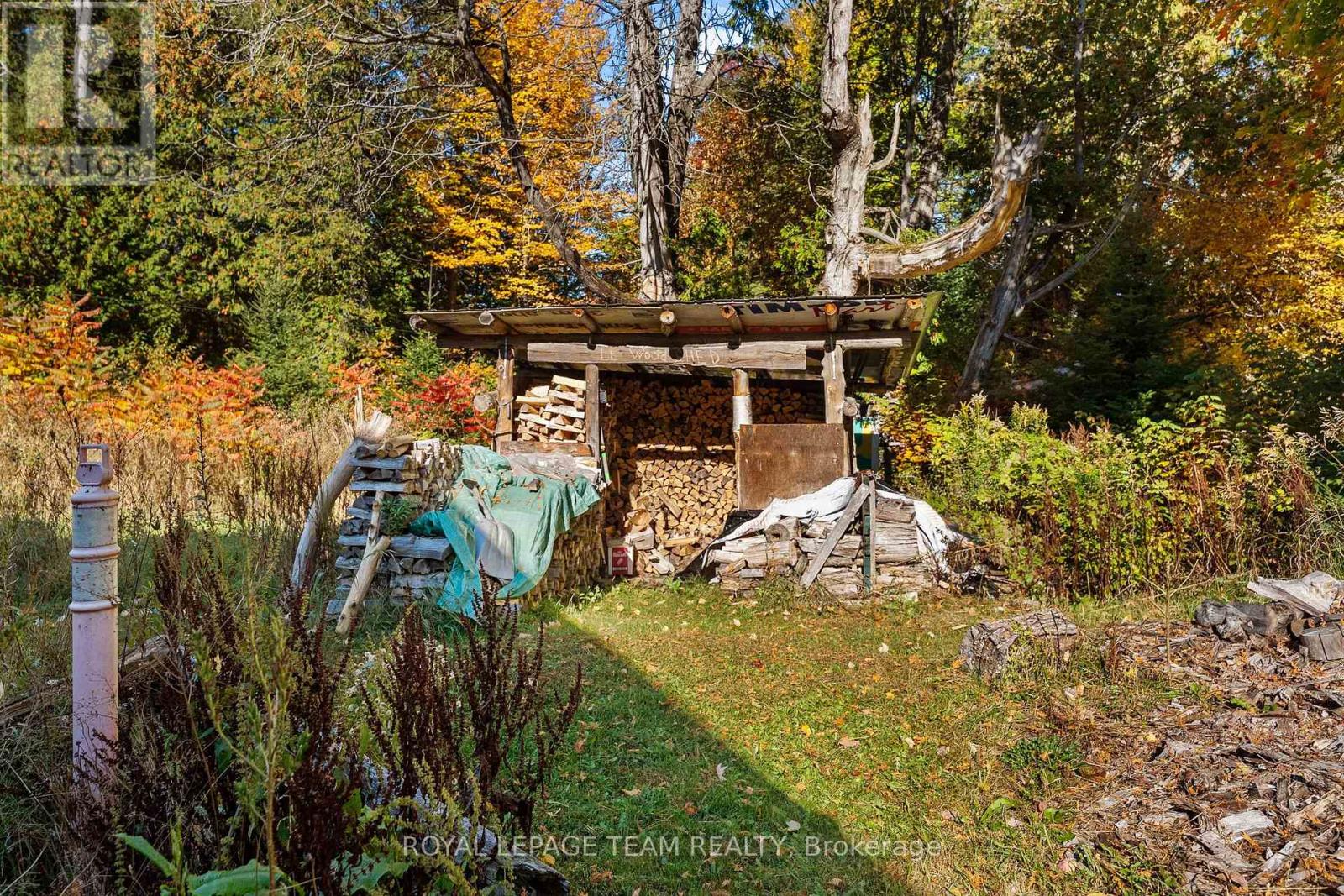 211 Woodland Lane — photo 3