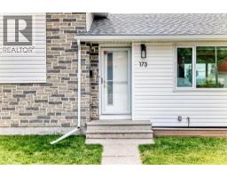 173 Cornwallis Drive NW - photo 2