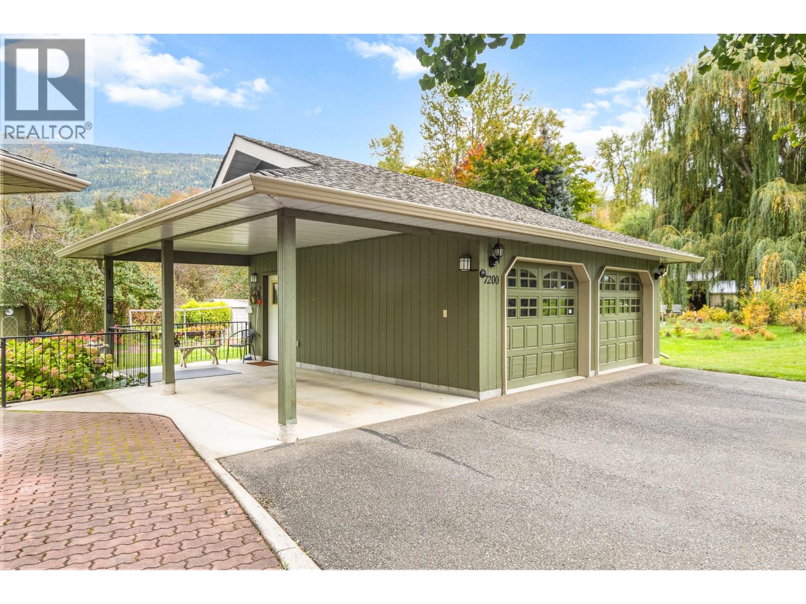  7200 54 Street Northeast, Salmon Arm