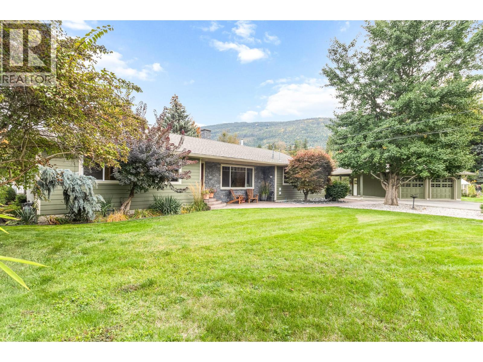  7200 54 Street Northeast, Salmon Arm