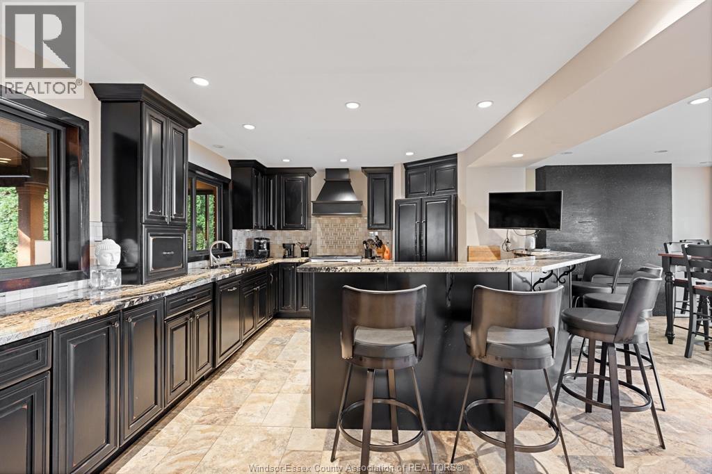 189 LAKEVIEW DRIVE - 18