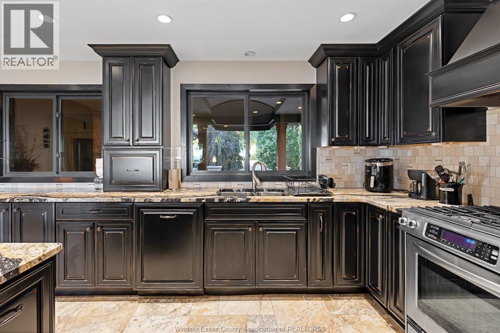 189 LAKEVIEW DRIVE - 21