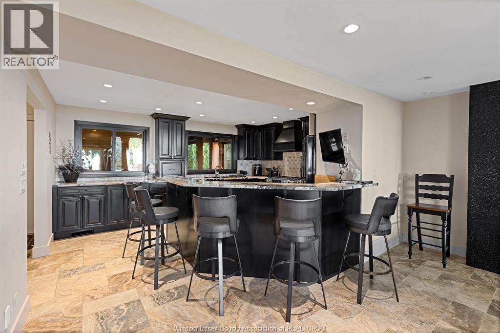 189 LAKEVIEW DRIVE - 22