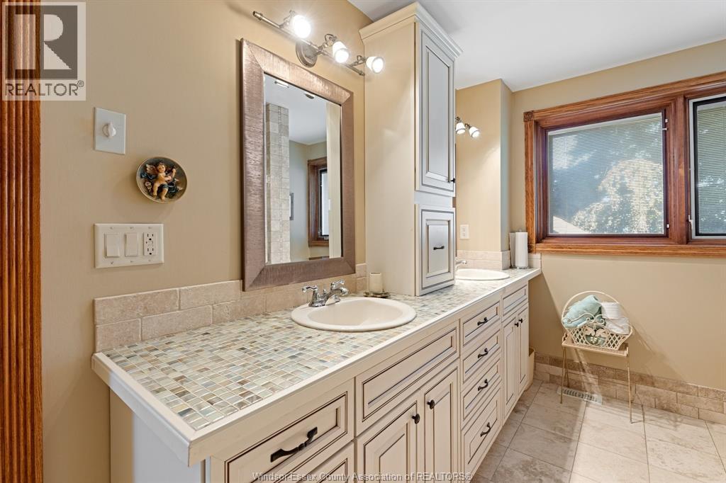 189 LAKEVIEW DRIVE - 31