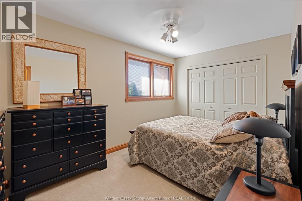 189 LAKEVIEW DRIVE - 34