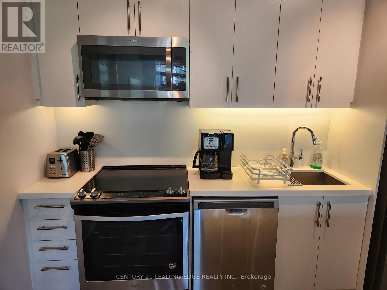 301 Sea Ray Avenue — photo 7