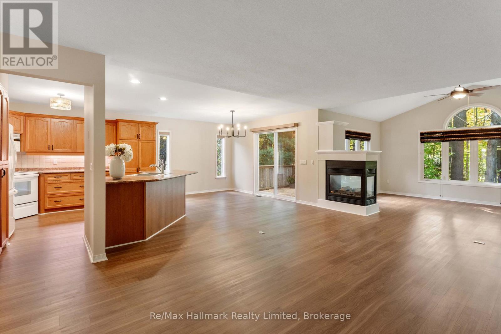 3 WOODS HOLLOW - Image 12