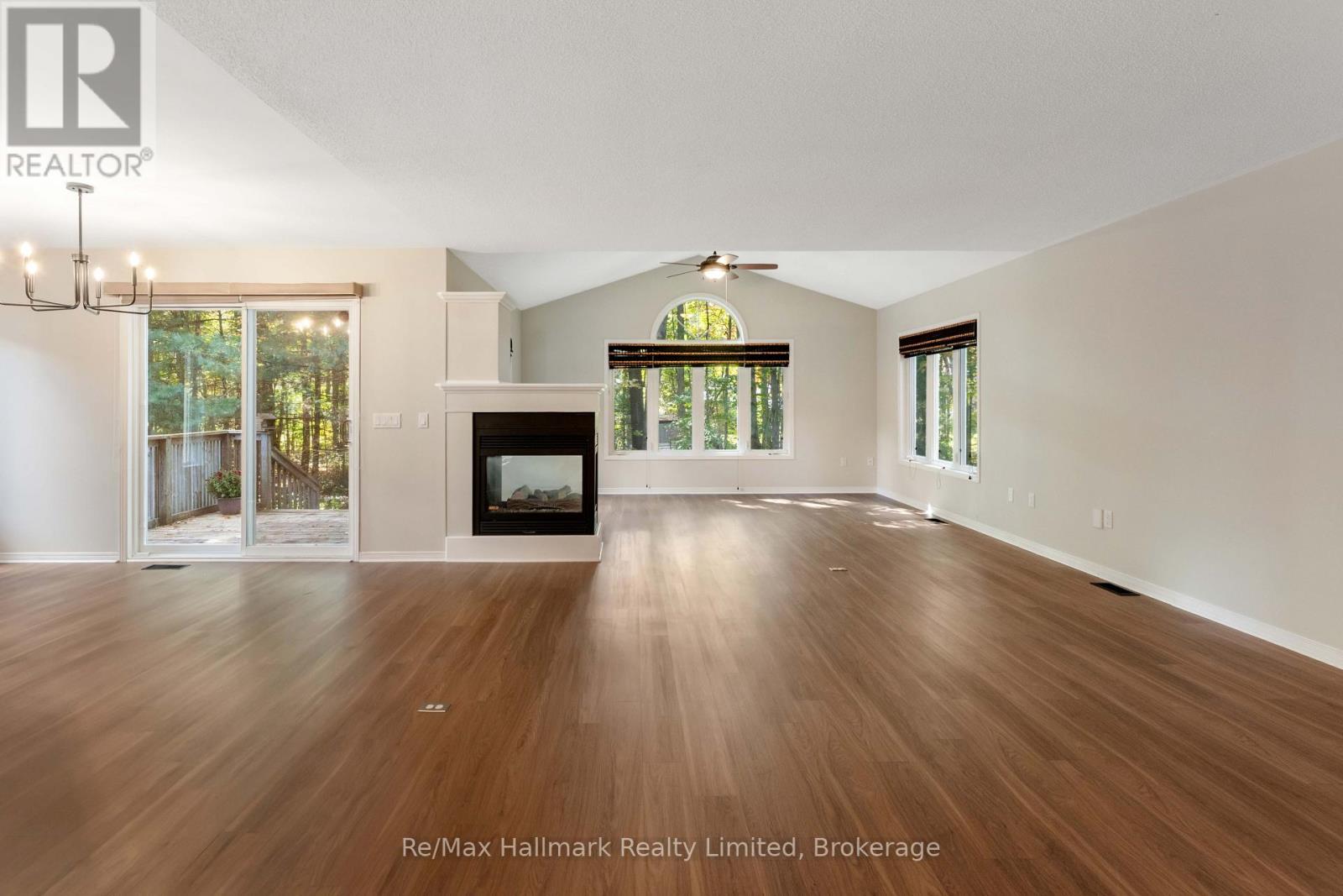 3 WOODS HOLLOW - Image 16