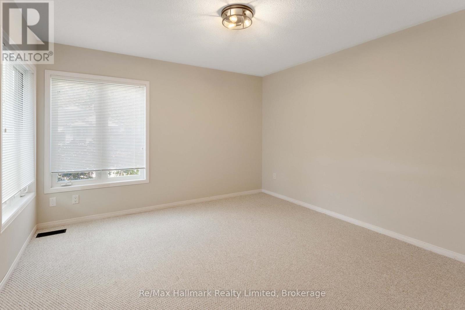 3 WOODS HOLLOW - Image 27