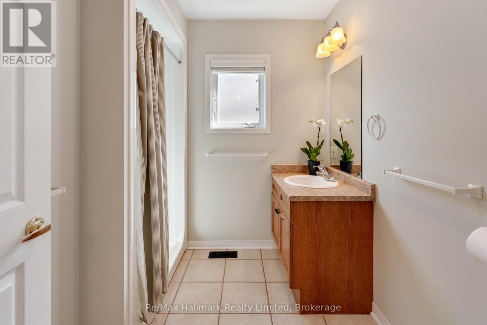 3 WOODS HOLLOW - Image 29