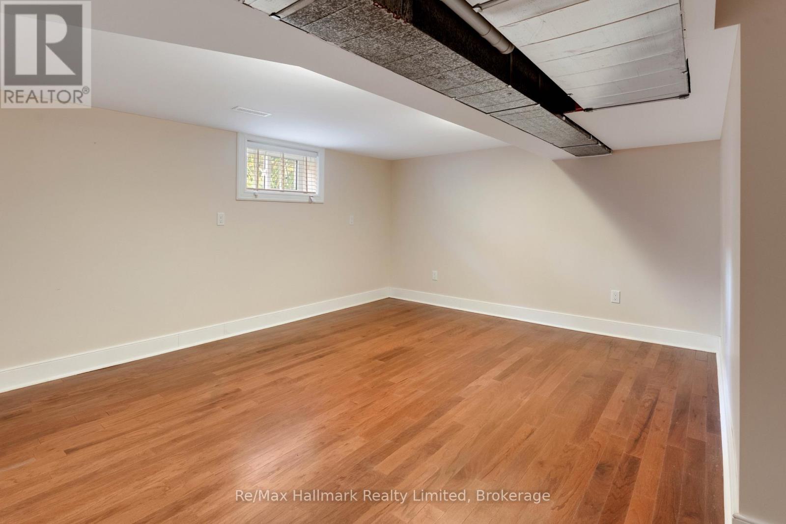 3 WOODS HOLLOW - Image 33