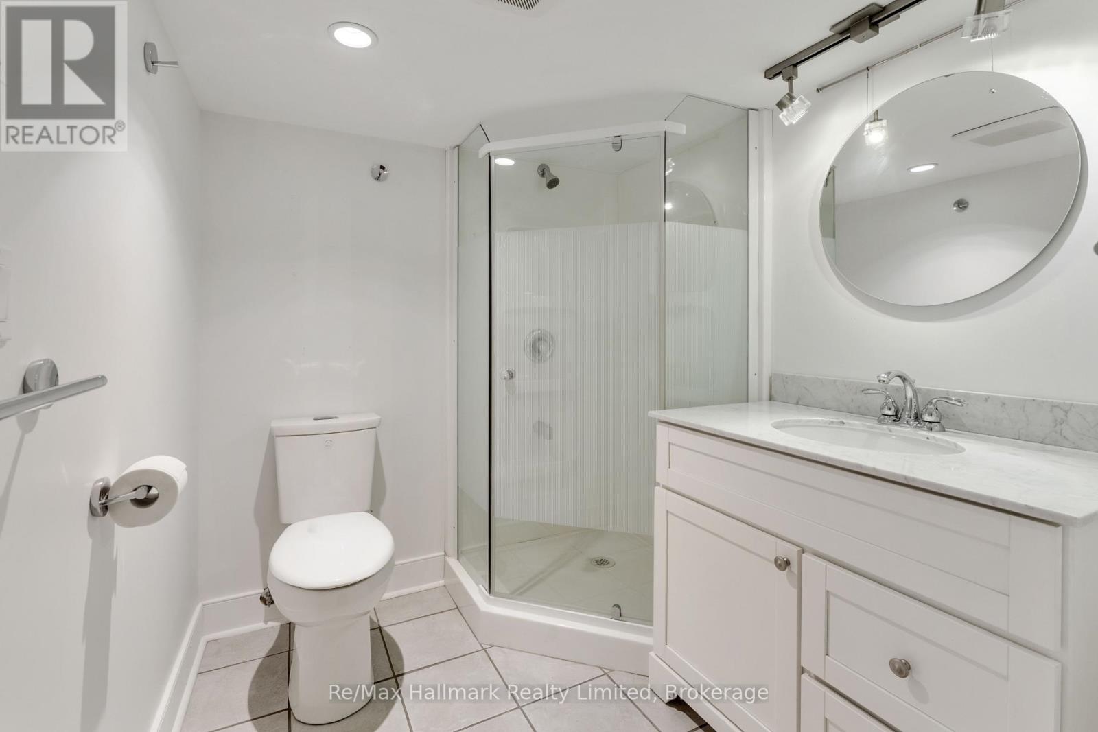 3 WOODS HOLLOW - Image 34