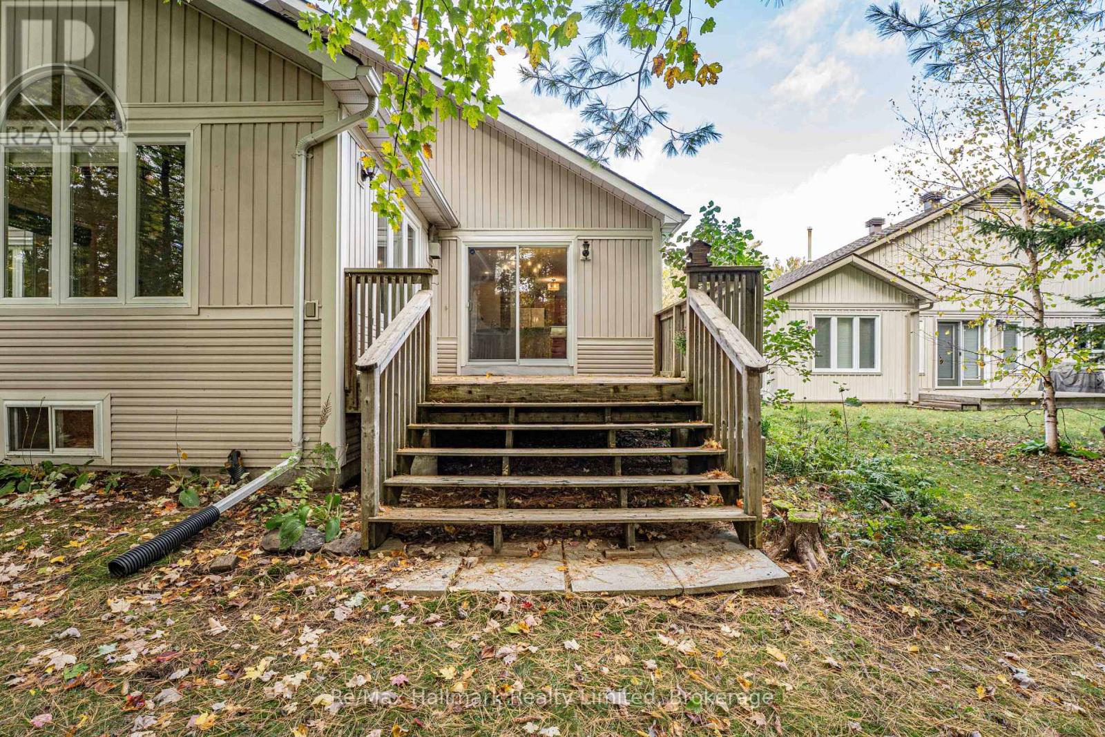3 WOODS HOLLOW - Image 40