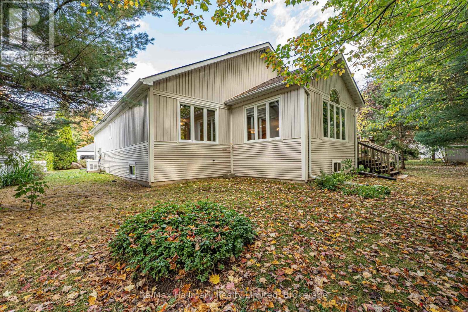 3 WOODS HOLLOW - Image 41
