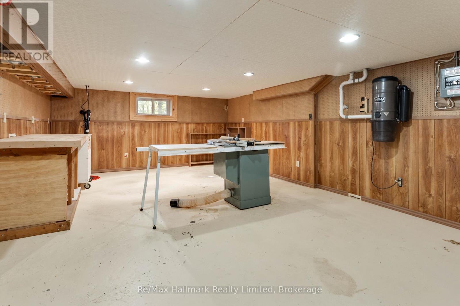 3 WOODS HOLLOW - Image 42