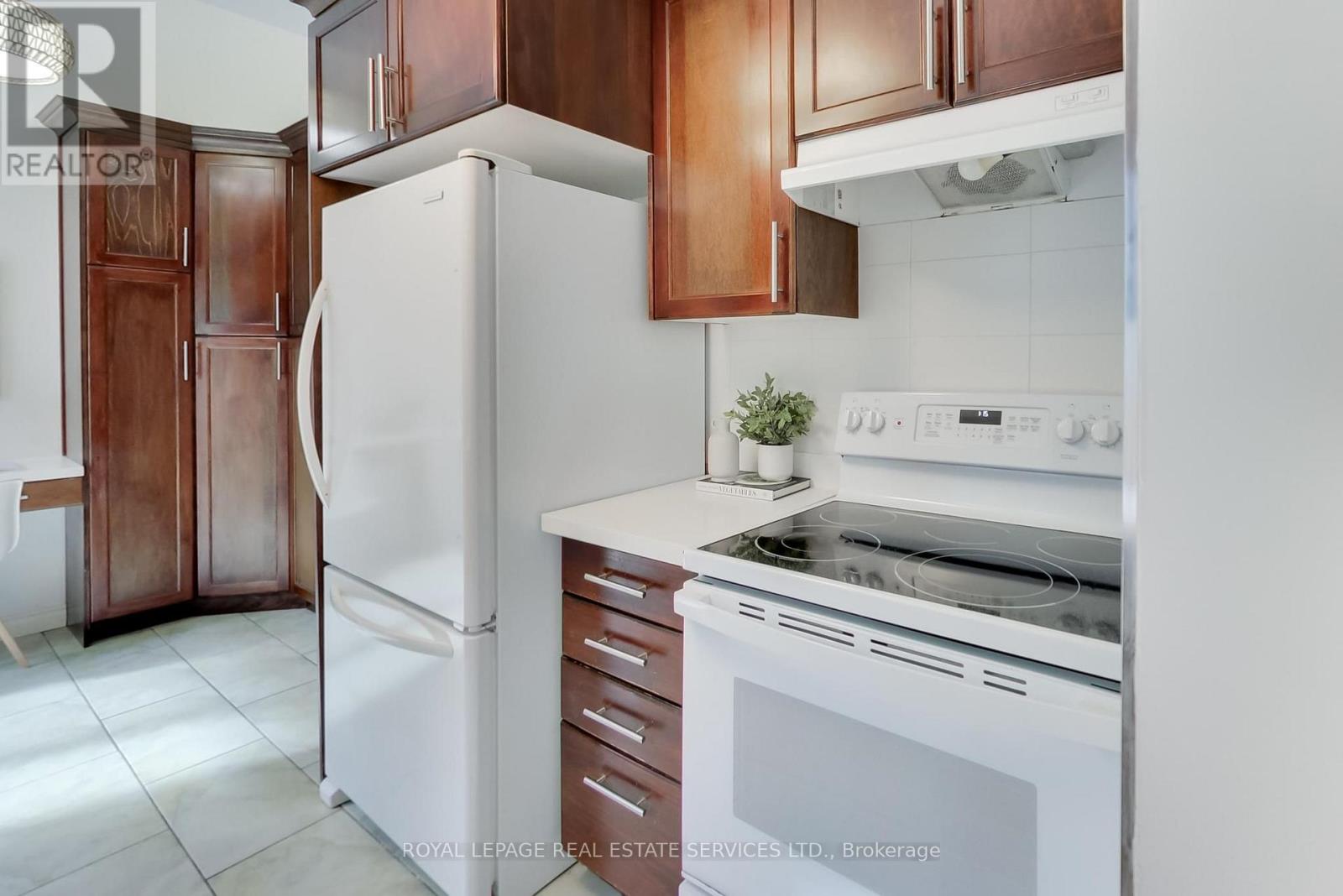 151 Cliffwood Road, Toronto, ON photo 15