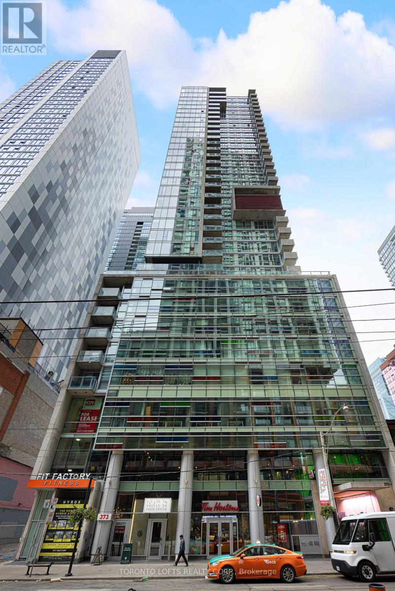 375 King Street West — photo 23